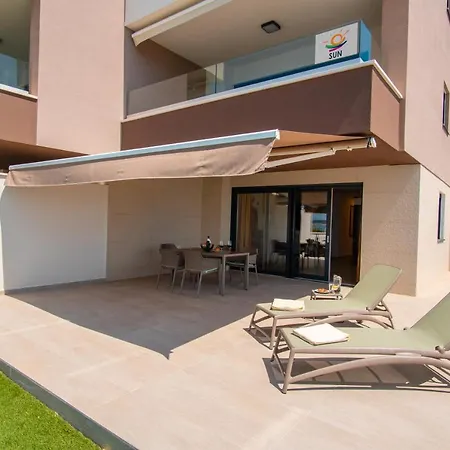 Apartments Mandre Mandre