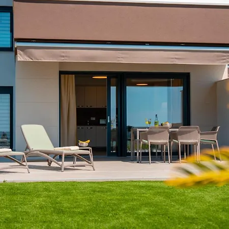 Apartments Mandre