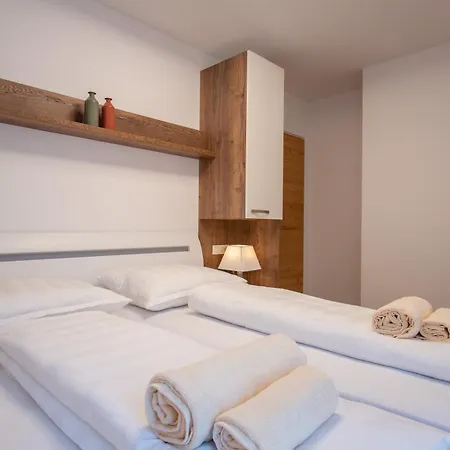 Apartments Mandre Mandre