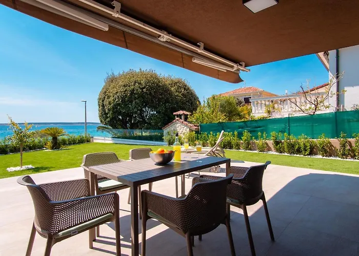 Apartments Mandre