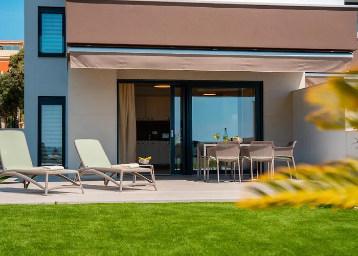 Apartments Mandre
