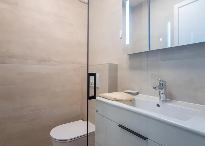 Apartments Mandre Daire *