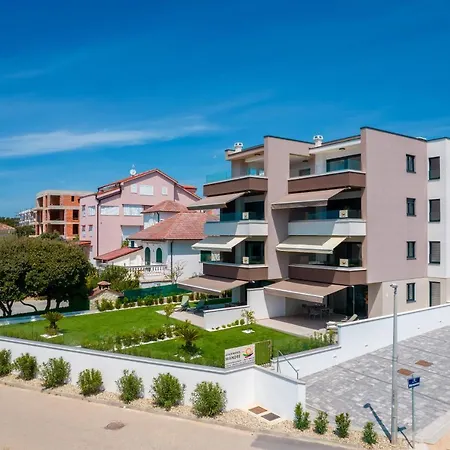 Apartments Mandre * Mandre